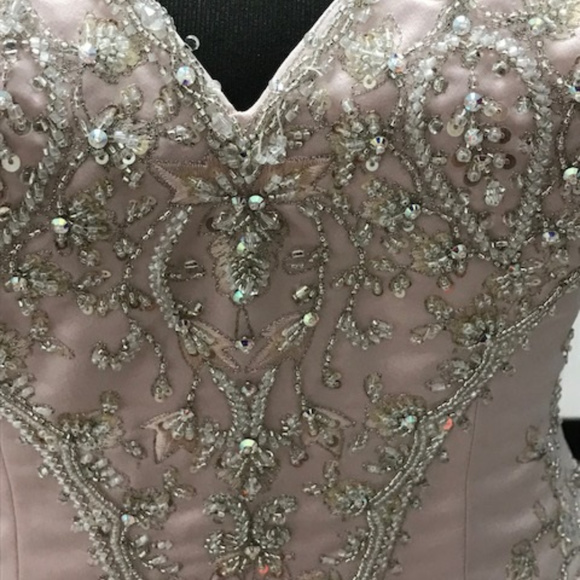 Bridal, Quinceanera, Sweet 16 - Picture 5 of 8